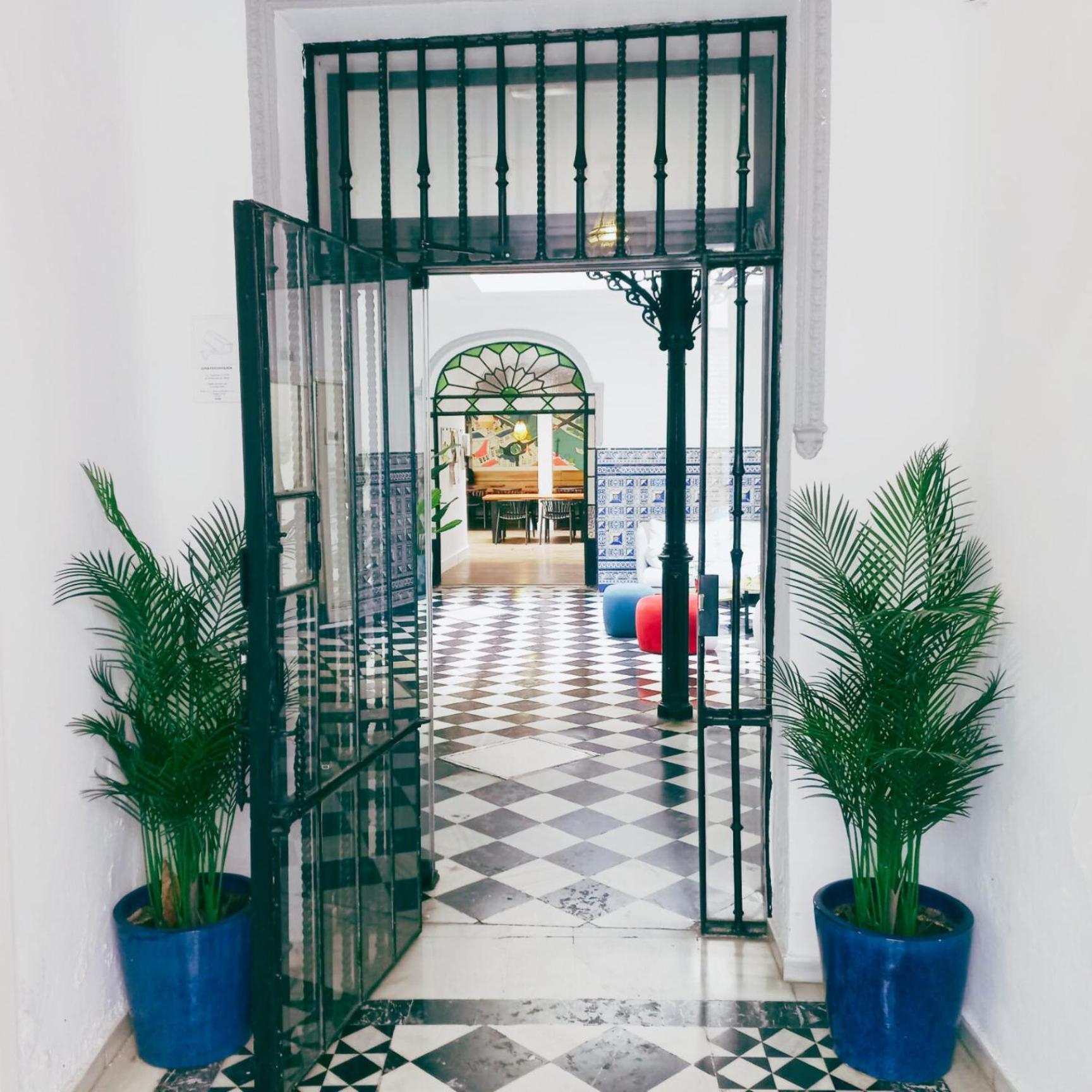 La Central Sevilla Εξωτερικό φωτογραφία