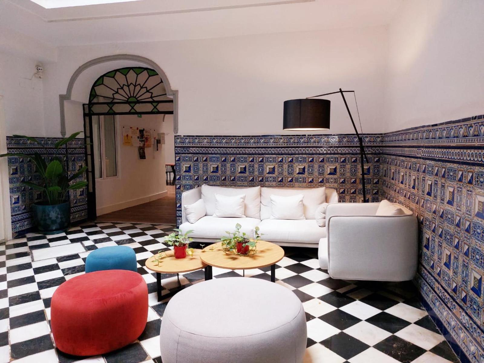La Central Sevilla Εξωτερικό φωτογραφία